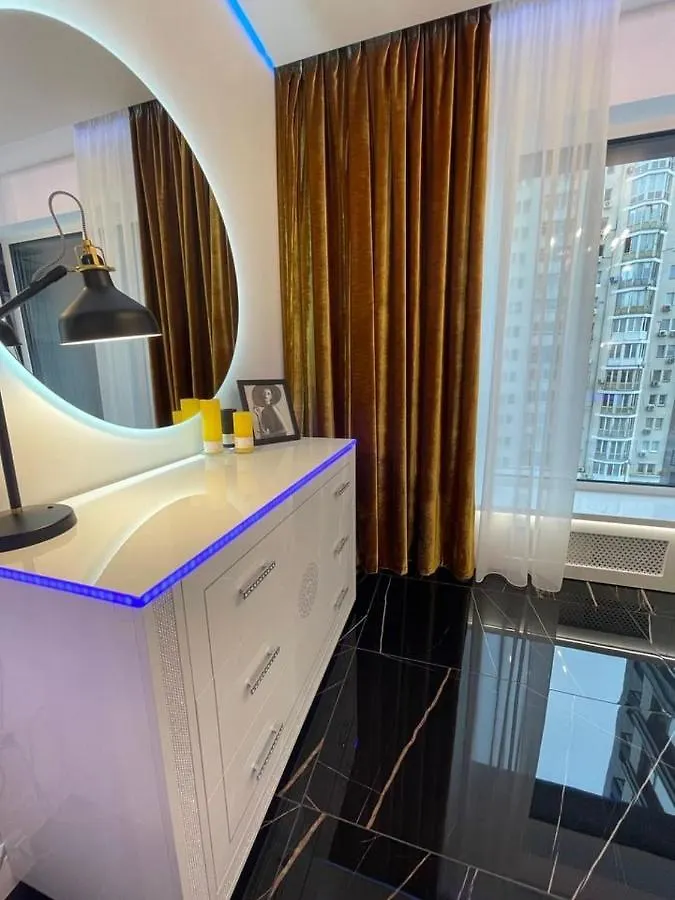 1 Room 65M2 Center Of Obolon Near River Side. كييف