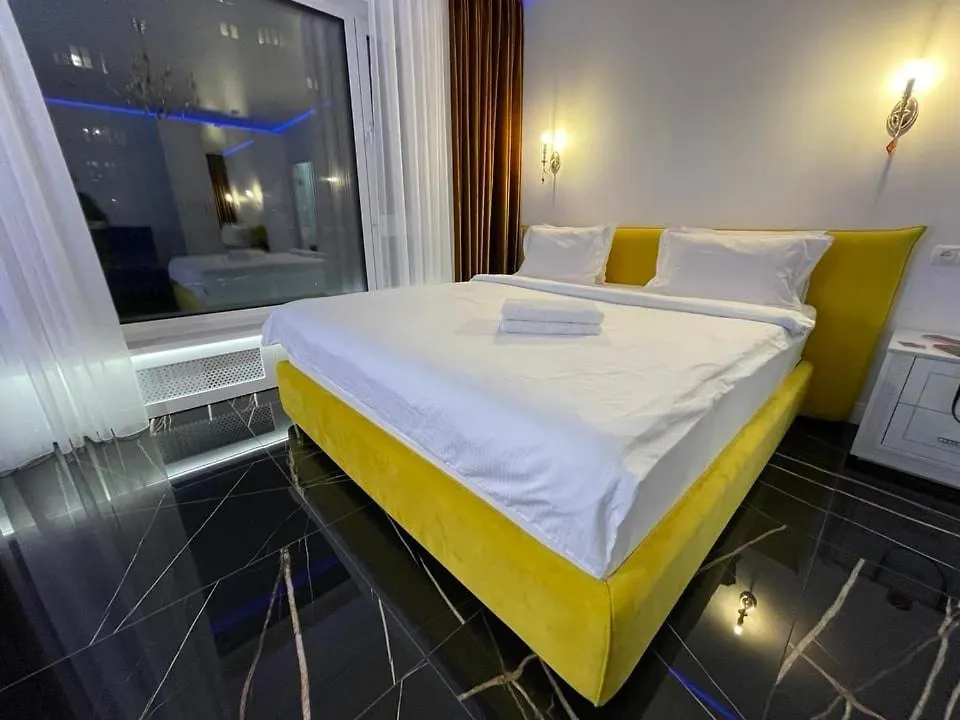1 Room 65M2 Center Of Obolon Near River Side. كييف شقة
