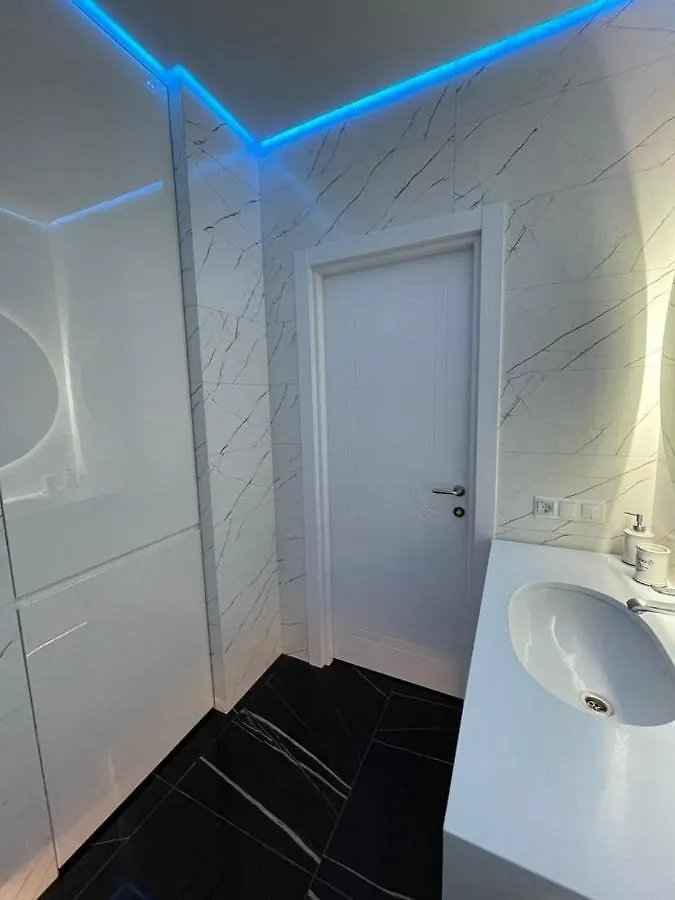1 Room 65M2 Center Of Obolon Near River Side. كييف أوكرانيا