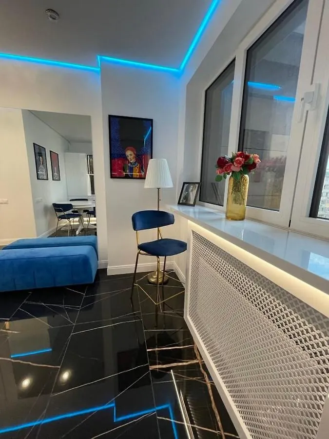 1 Room 65M2 Center Of Obolon Near River Side. كييف 0*,